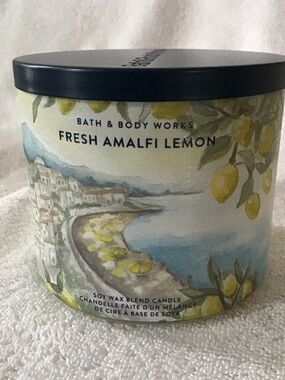 Bath & Body Works 3 wick candle Fresh Amalfi Lemon